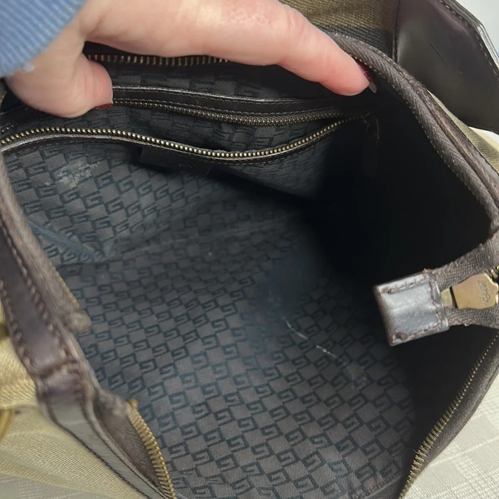 Gucci crescent handbag comes with COA